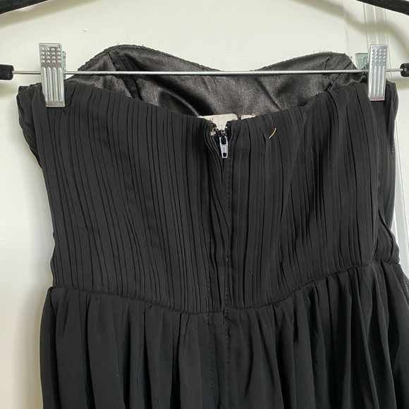 Black Pleated Strapless Formal Dress - Picture 2 of 4